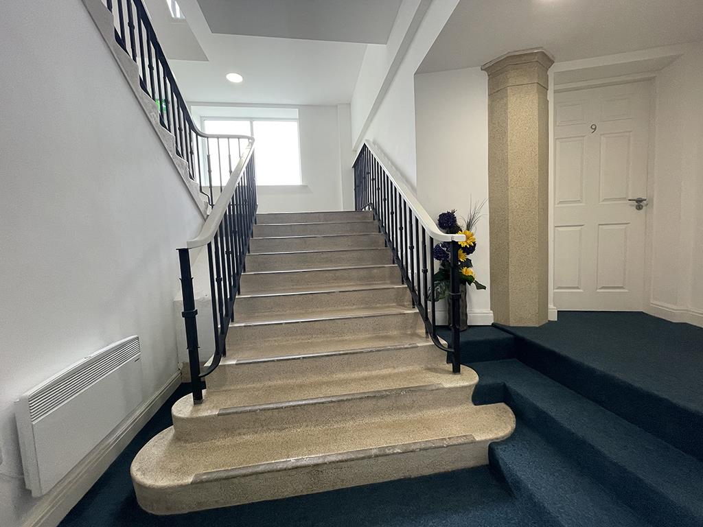 2 bedroom apartment To Let in Earby - Entrance